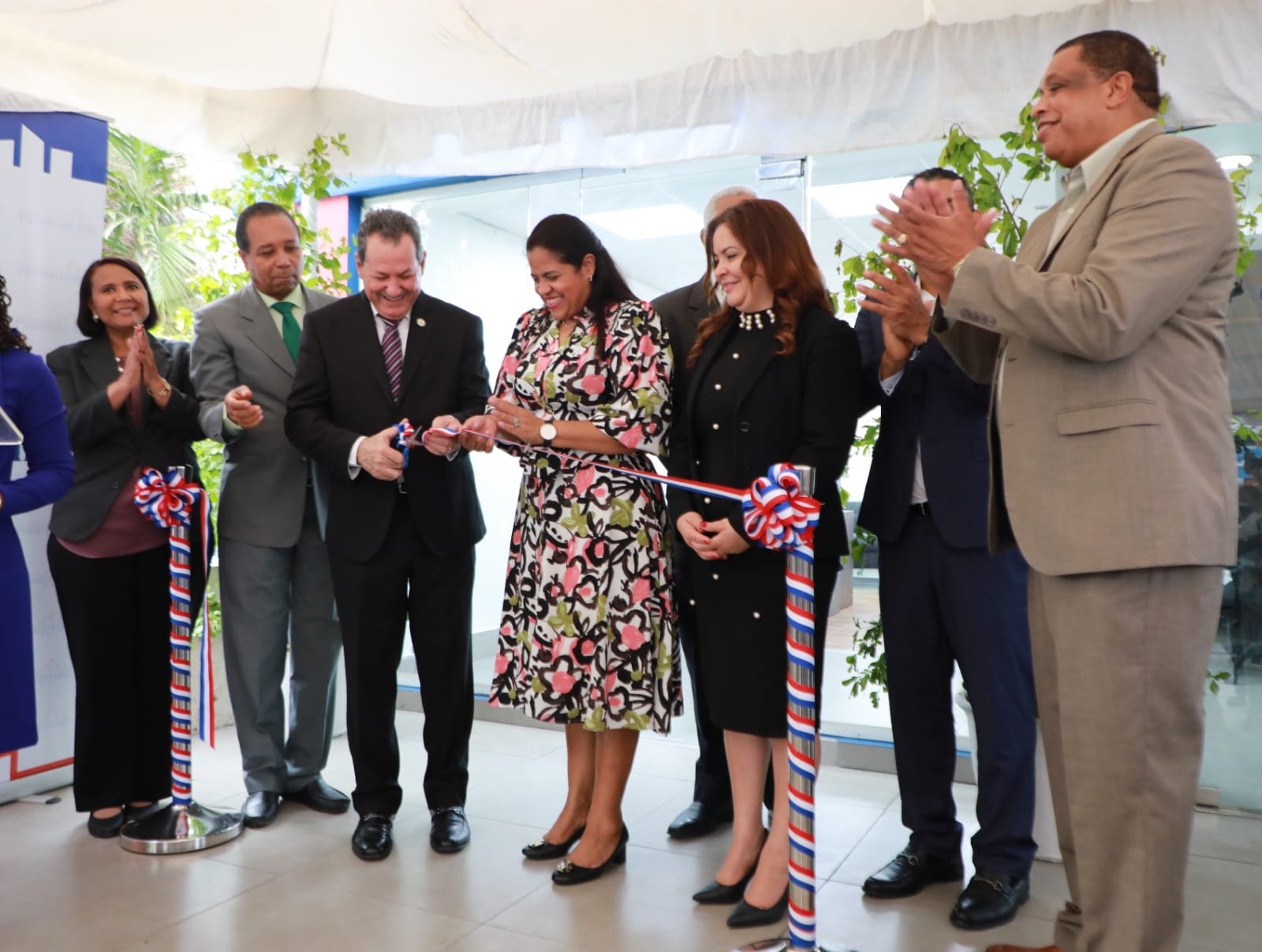 Director Peralta inaugura nuevo edificio Promipyme